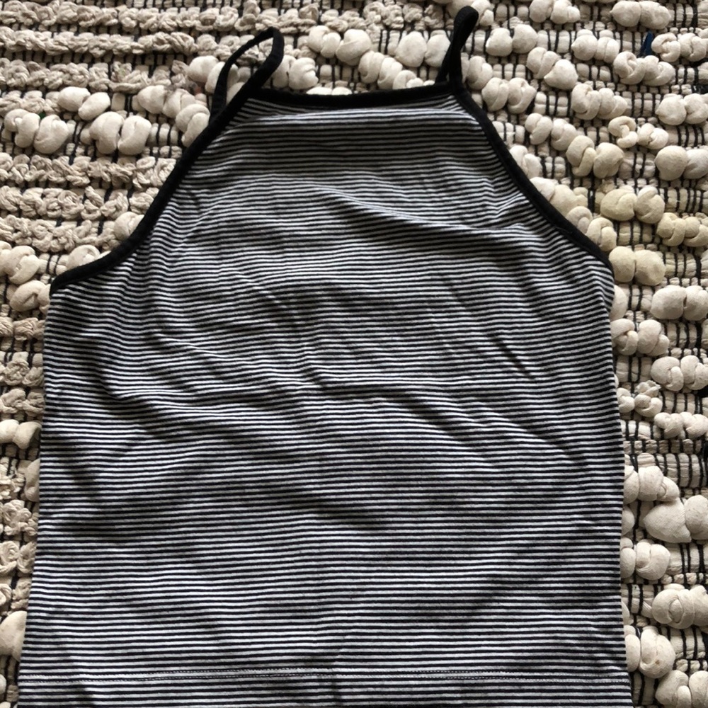 Comfy black/white crop top